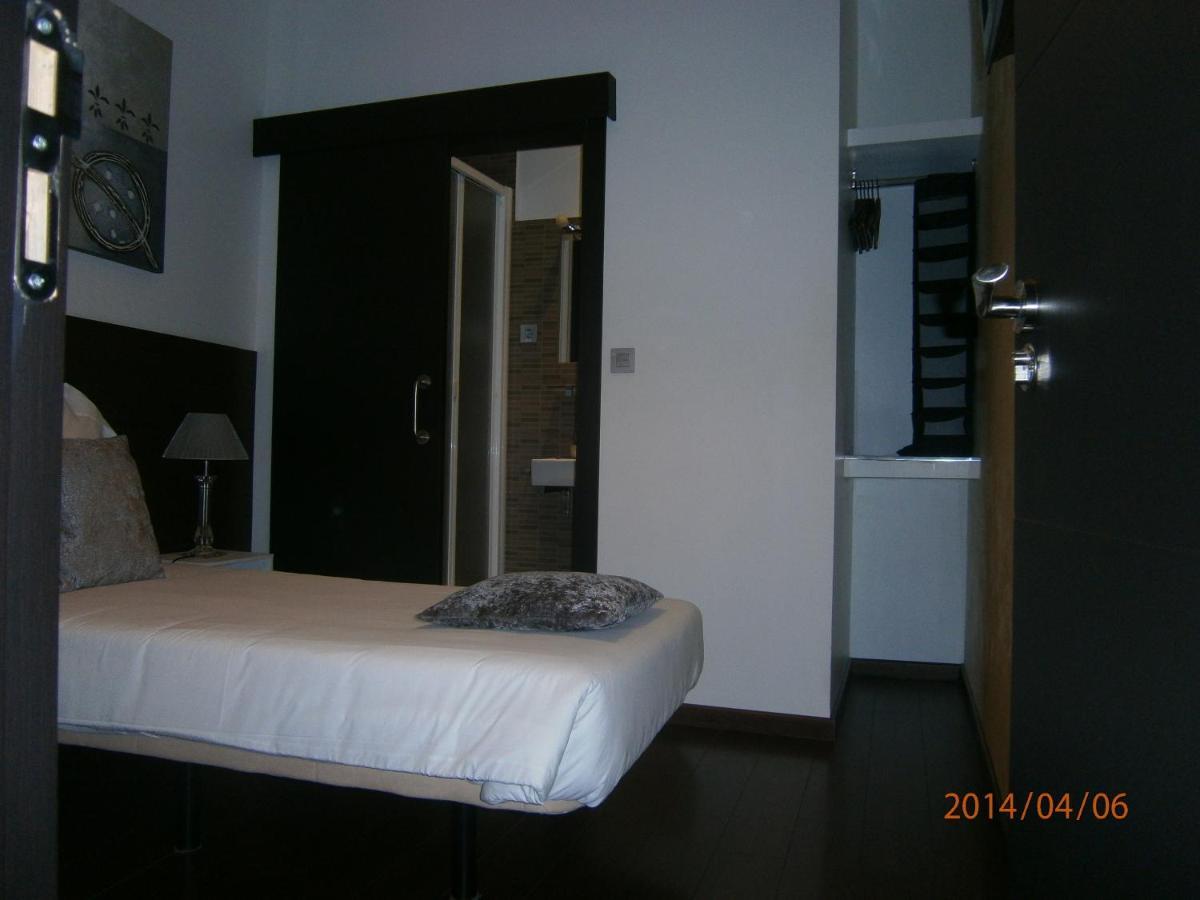 Thc Latina Hostel Madrid Phòng bức ảnh