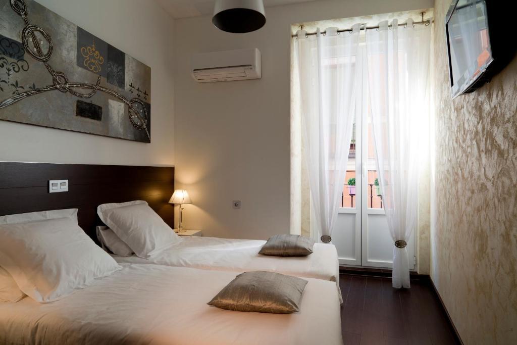 Thc Latina Hostel Madrid Ngoại thất bức ảnh